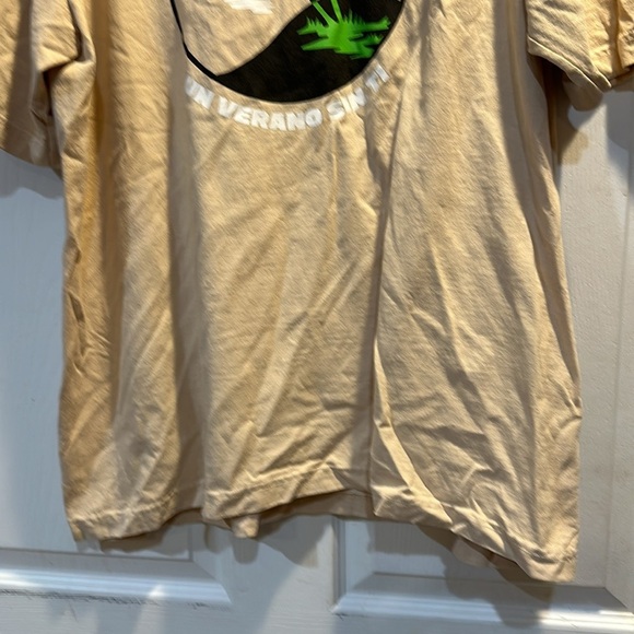 Bad Bunny Offical World’s Hottest Tour Tee Shirt XL Un Verano Sin Ti - Picture 5 of 5